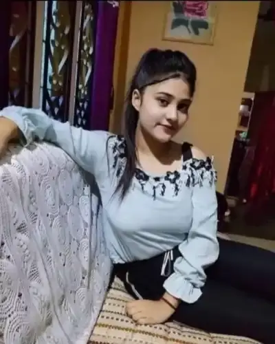 Call Girls Service in Khirkiya